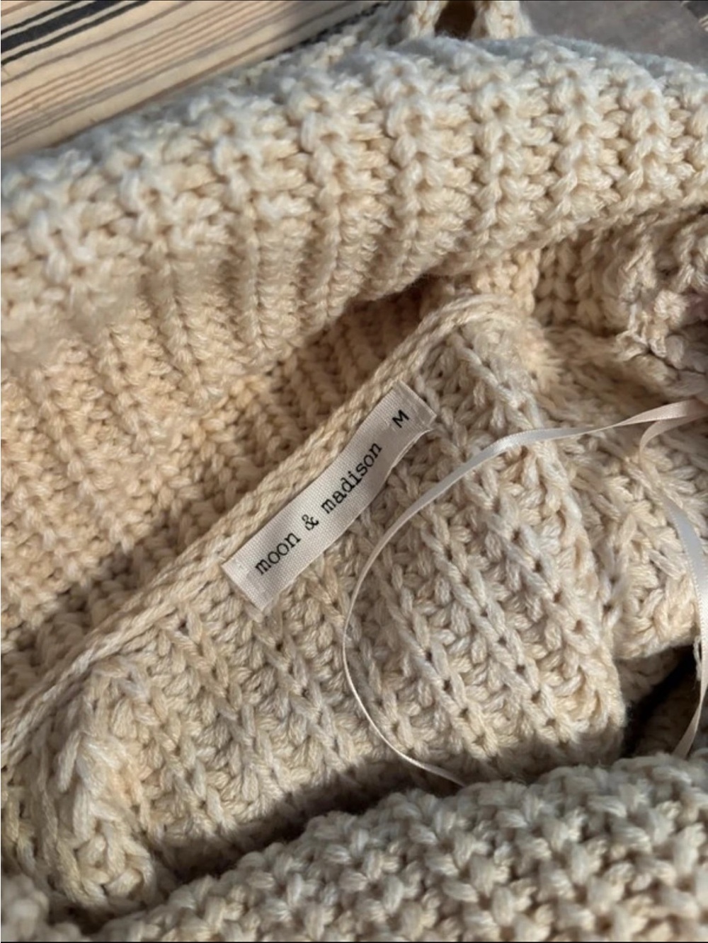 moon & madison Cream Cable-Knit Scoop Sweater